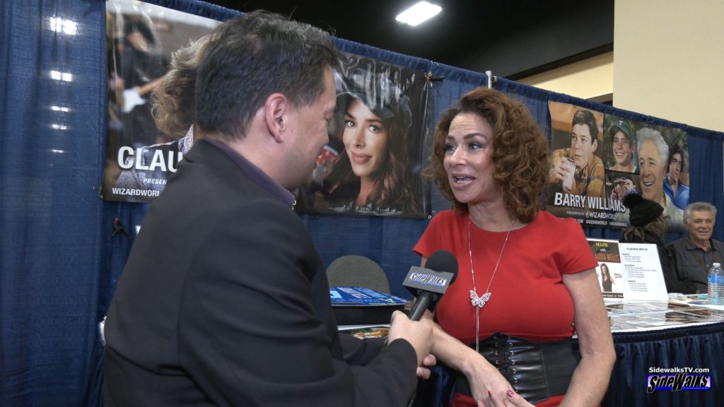 Richard interviewing actress Claudia Wells at Wizard World