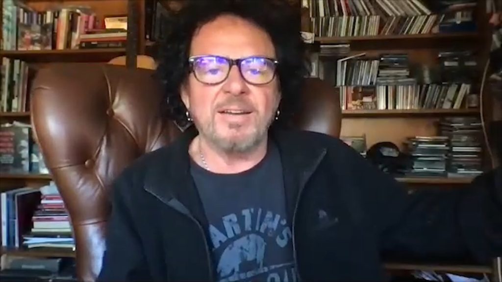 Steve Lukather in another single shot