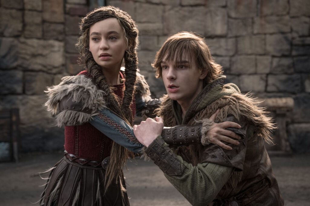 Astrid (Nico Parker) and Hiccup (Mason Thames)