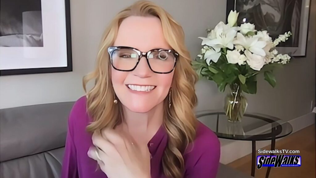 Lea Thompson smiling