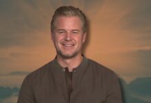 Eric Dane with background of the ocean