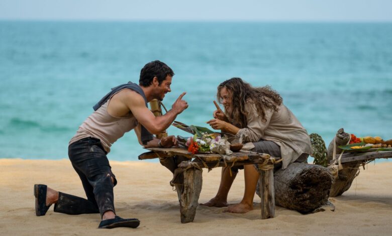 Dylan O'brien as Bradley Preston and Rachal McAdams as Linda Liddle