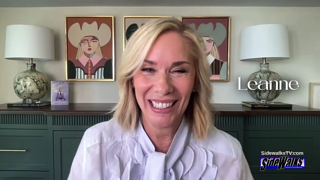 Leanne Morgan smiles