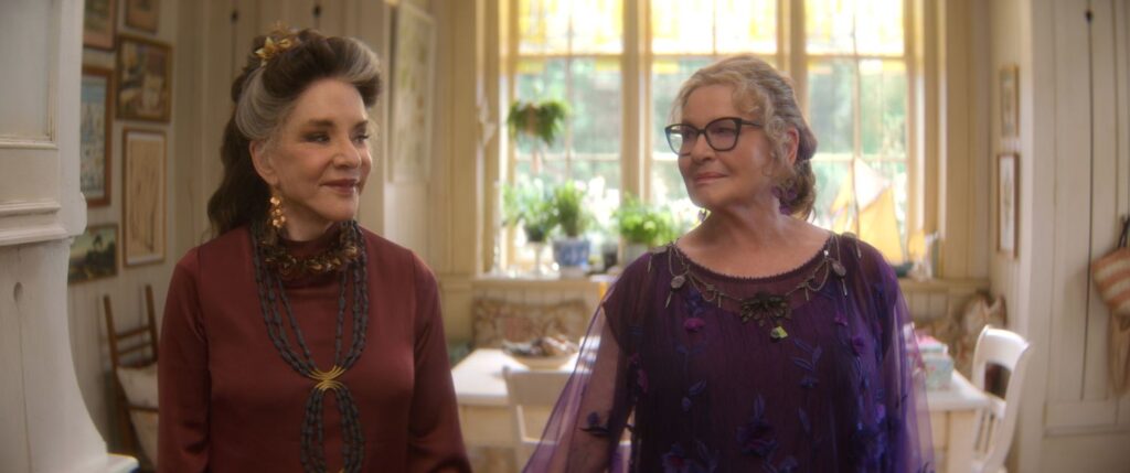 STOCKARD CHANNING as Franny and DIANNE WIEST as Jet in a scene from the movie.